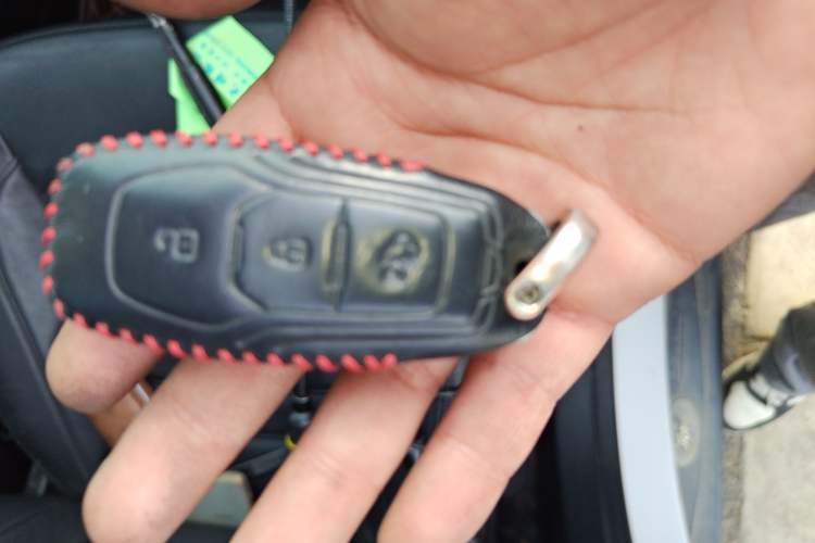 Used Ford Edge 2016 EcoBoost 245 Two-Wheel-Drive Titanium 7-Seater