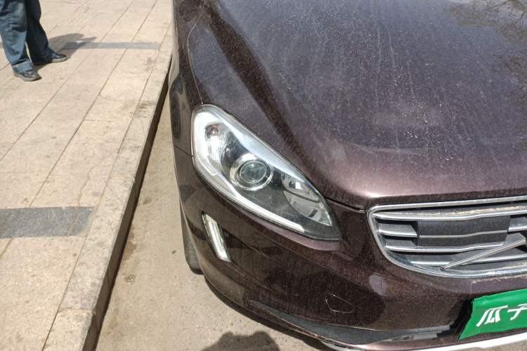 Used Volvo XC60 2017 T5 AWD Smart Upgrade Edition Right Front Headlight