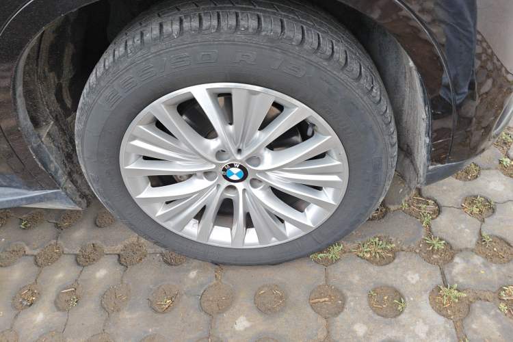 Used BMW X5 2014 xDrive35i Luxury Edition Right Front Wheel Hub