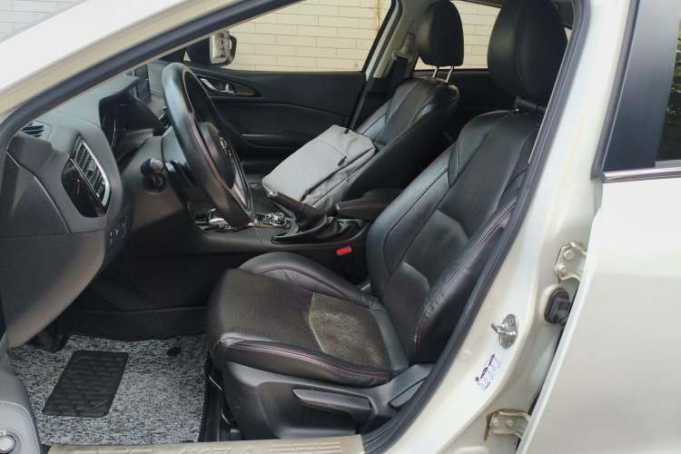 Used Mazda 3 Axela 2014 Sedan 2.0L Automatic Sport Model Left Front Seat