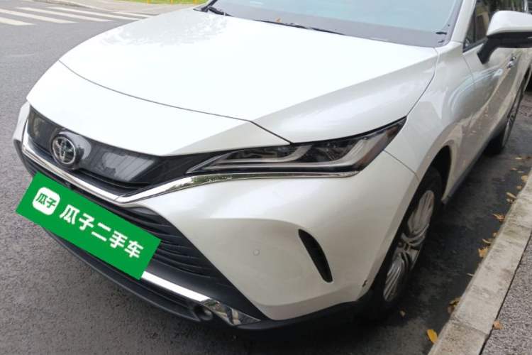 Used Toyota Harrier 2022 2.0L CVT Two-Wheel Drive Deluxe Edition