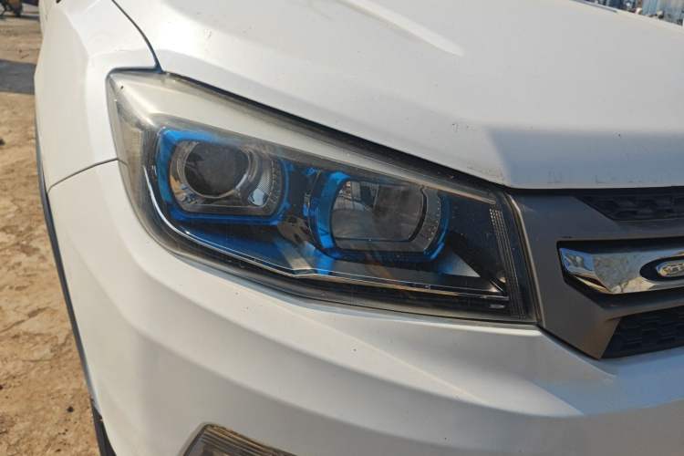 Used CHANGAN CS75 2014 2.0L Manual Luxury Version China IV Standard
