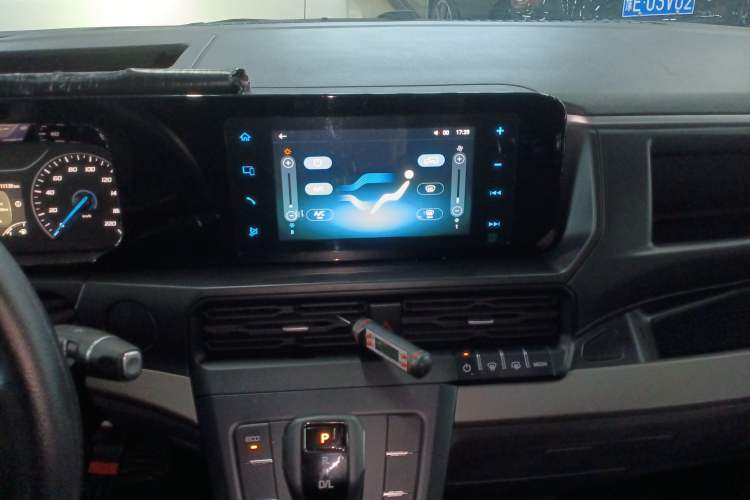 Used Ford Transit 2023 2.0T Gasoline Automatic Multi-Function Commercial Vehicle Mid-Drive Mid-Roof 5/6 Seats