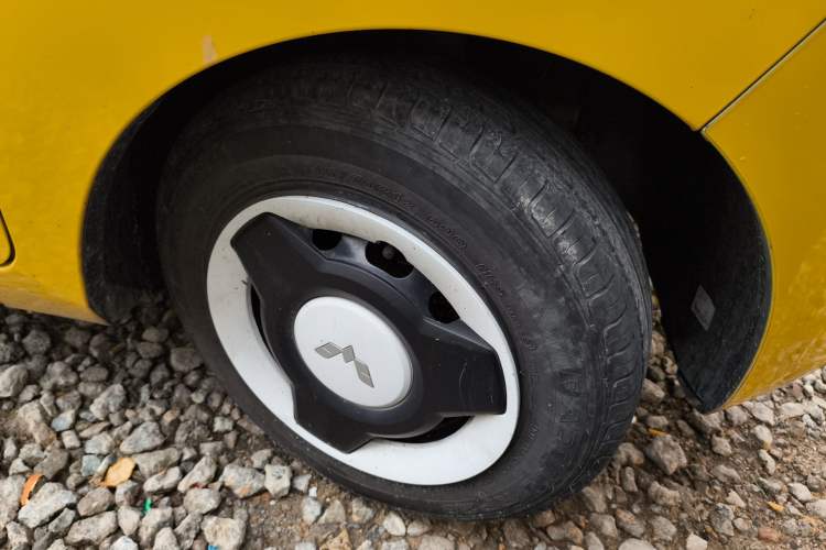 Used Wuling Hongguang MINIEV 2021 Macaron Premium Model – Lithium Iron Phosphate Right Front Wheel Hub