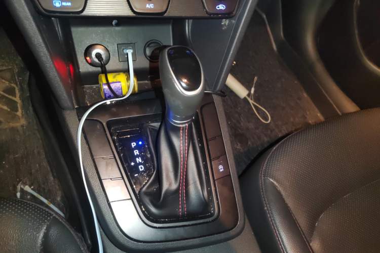 Used Hyundai Elantra (6th Generation / Lingdong) 2019 1.4T Dual-Clutch Xuan Dong · Dynamic Model Gear Lever