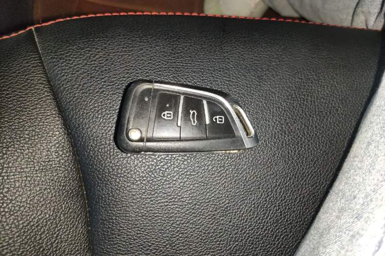 Used Kia K2 2015 Sedan 1.4L MT GLS