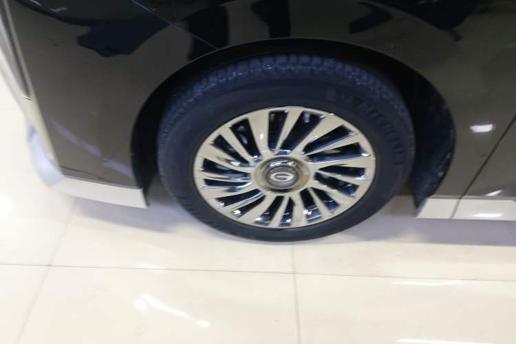 Used GAC Trumpchi M8 2024 Zongshi Series 400T Ultimate Edition Left Front Wheel Hub