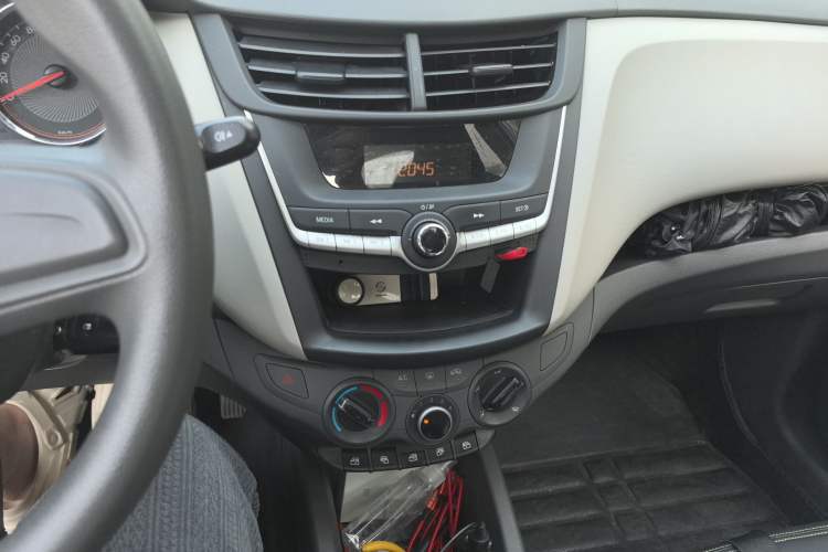 Used Chevrolet Sail 2016 Sail 3 1.3L Manual Comfort Sunroof Edition Audio And AC Panel