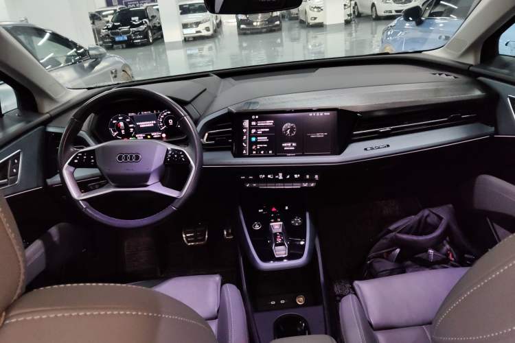 Used Audi Q5 e-tron 2022 40 e-tron Starry Edition Luxury Package Center Console