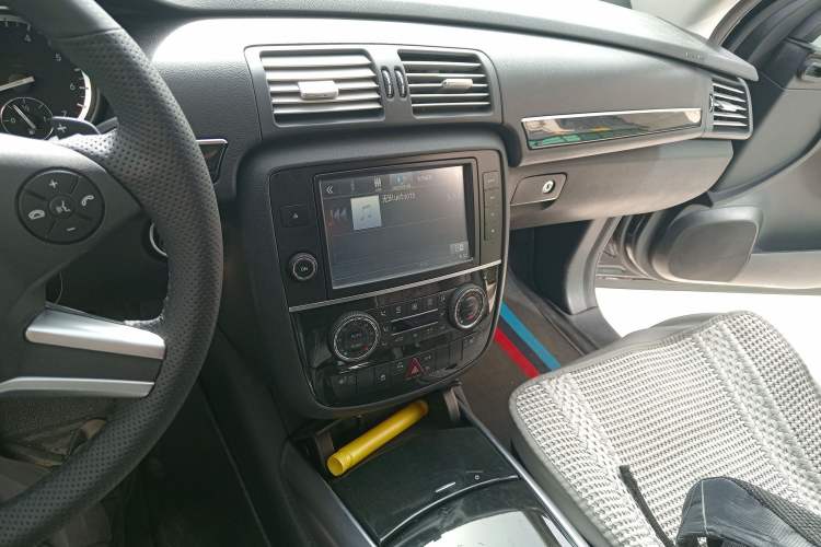 Used Mercedes-Benz R-Class 2017 R 320 4MATIC Business Edition Prestige Model
