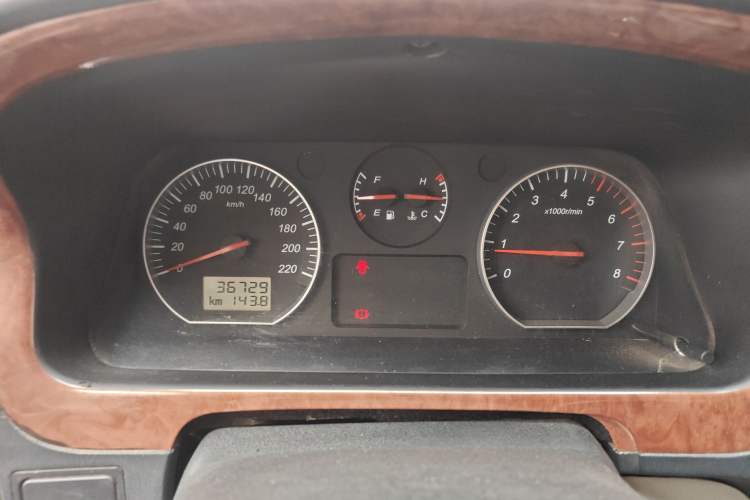 Used Jinbei Grace 2016 2.2L Classic Edition Standard Version Long Wheelbase 10 Seats
