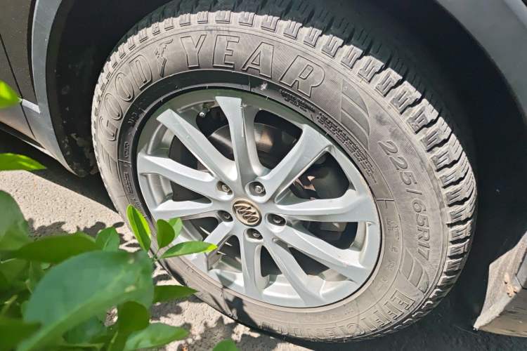 Used Buick Envision 2016 20T Two-Wheel Drive Leading Version Right Front Wheel Hub