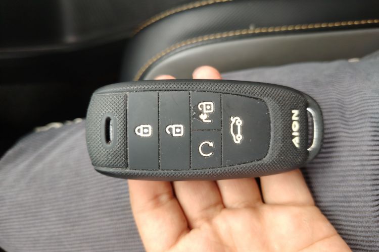 Used AION V 2021 Plus 70 Super Fast Charging Version Ternary Lithium
