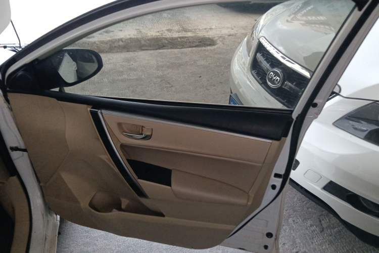 Used Toyota Corolla 2017 1.2T CVT GL-i
