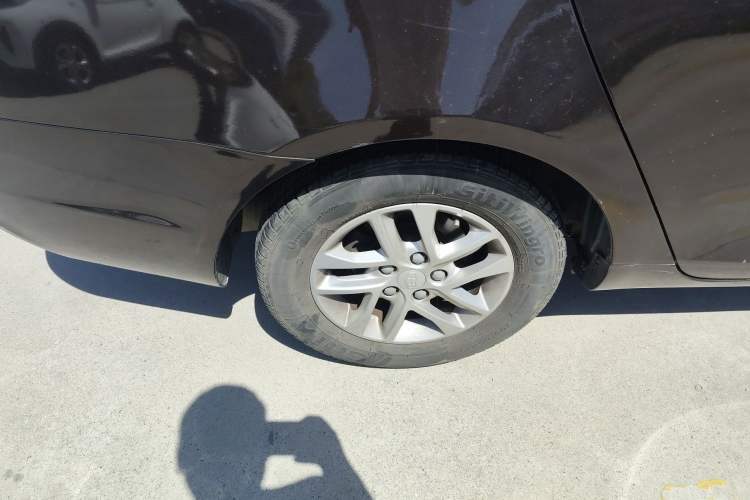 Used Geely Auto Emgrand 2016 Sedan 1.5L Manual Luxury Model Exterior 5