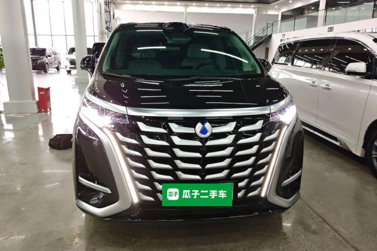 Used Denza D9 2025 DM-i Intelligent Drive 1020 Four-Wheel Drive Flagship Model