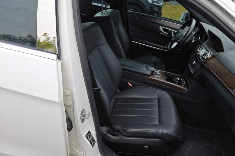 Used Mercedes-Benz E-Class 2015 Facelift E 200 L