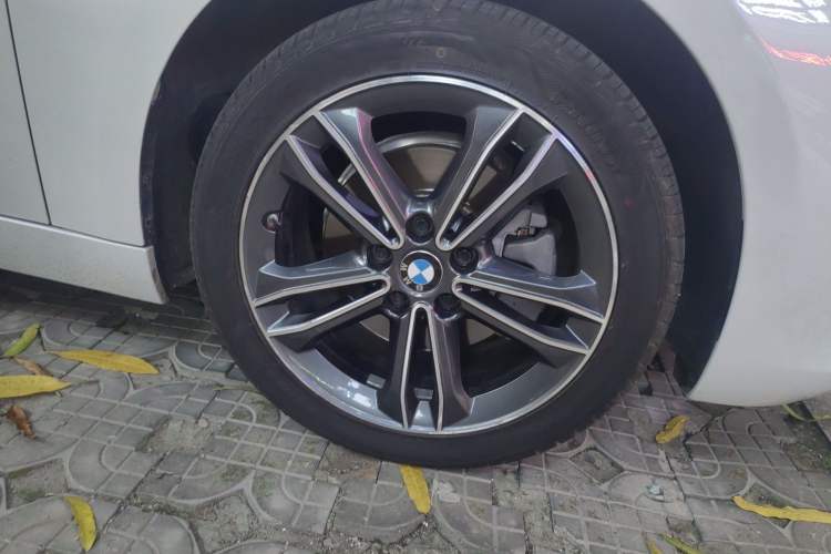 Used BMW 1 Series 2020 120i Fashion Model Right Front Wheel Hub