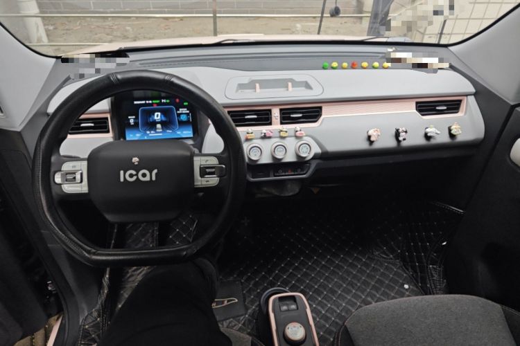 Used Chery QQ Ice Cream 2022 120km Conical Shape Lithium Iron Phosphate Center Console