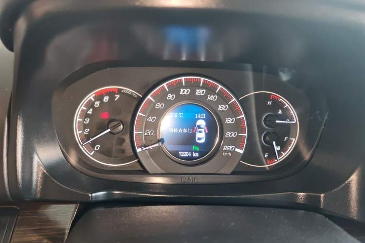 Used HYOSOW S6 2017 1.5T Manual Phantom Joy Model