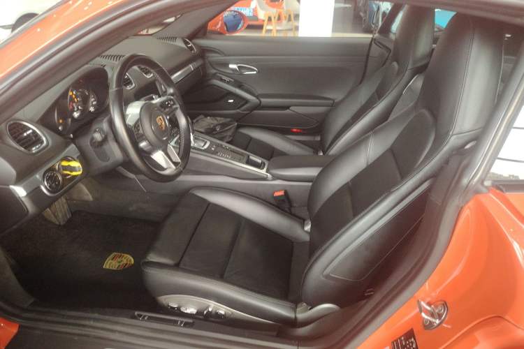 Used Porsche 718 2016 Cayman 2.0T
