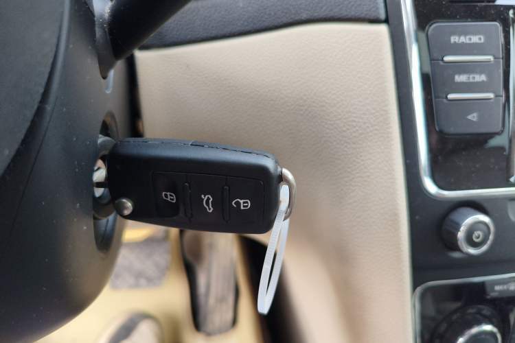 Used Skoda Superb 2013 1.8TSI Automatic Yashi Edition Vehicle Key