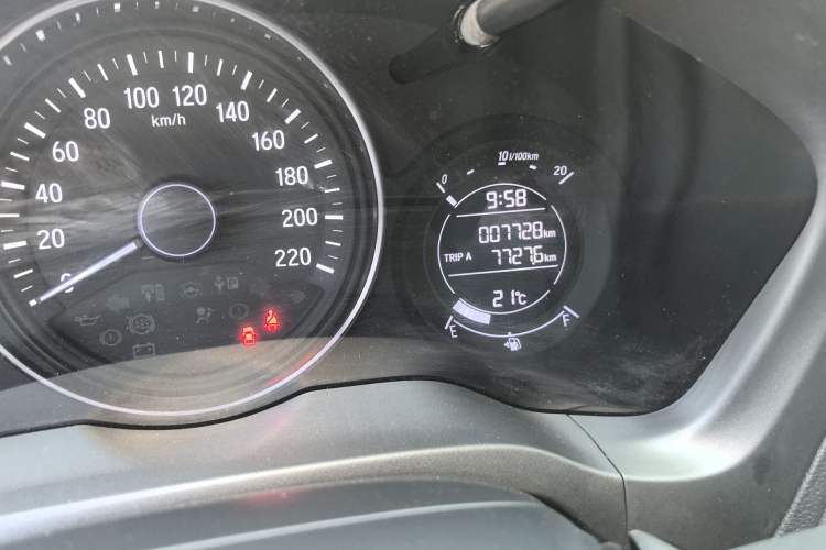 Used Honda Vezel 2022 1.5L CVT Phantom Night Pioneer Edition Odometer Close Up