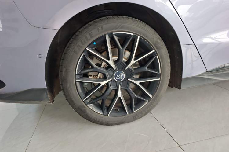 Used BYD Han 2024 EV Glory Edition 610 km All-Wheel Drive "Tian Shen Zhi Jia" Intelligent Driving Model
