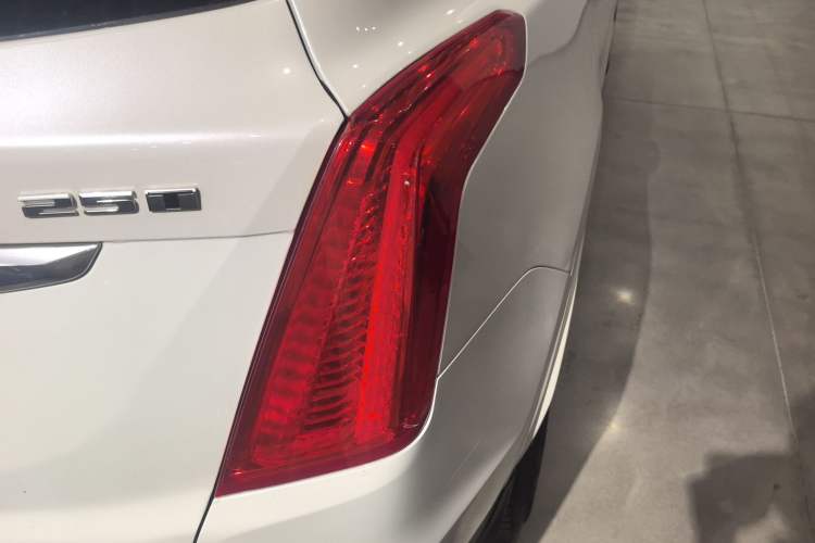 Used Cadillac XT5 2018 25T Luxury Model
