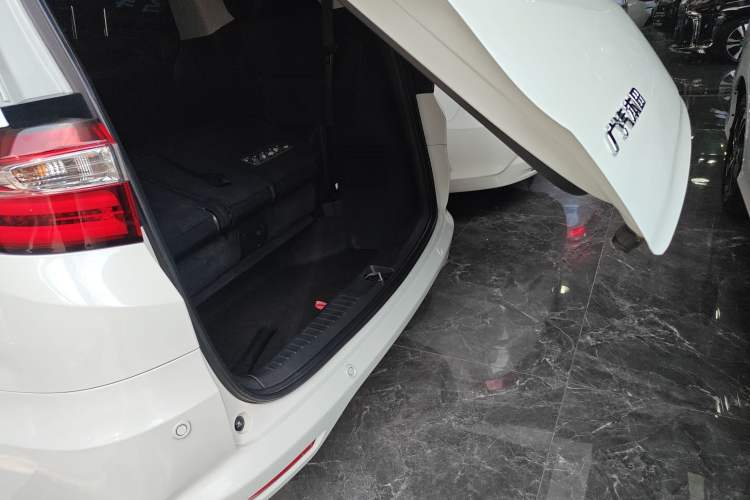 Used Honda Odyssey 2015 Revised Version 2.4L Supreme Edition