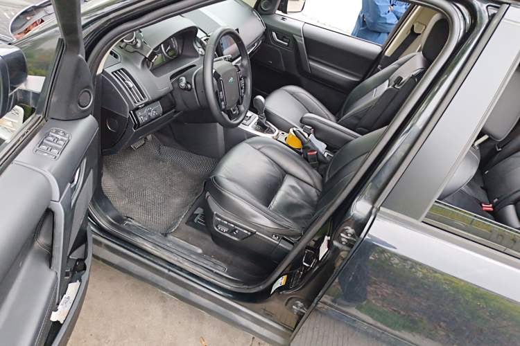 Used Land Rover Freelander 2 2011 3.2L i6 HSE Gasoline Edition Driver Seat