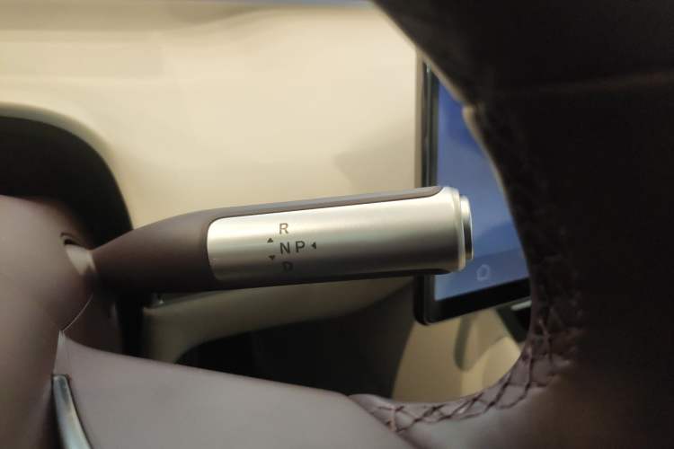 Used Hima Luxeed R7 2026 Model Range-Extending Max+ Gear Lever