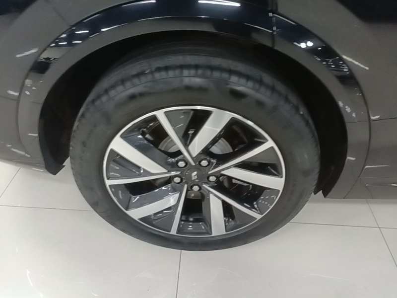 Used Li Auto L7 2023 Pro Model — 25