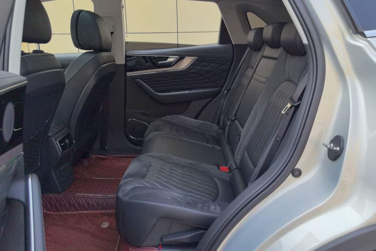 Used Hongqi HS5 2022 Facelifted Version 2.0T Smart Connect Flagship All-Wheel-Drive Edition
