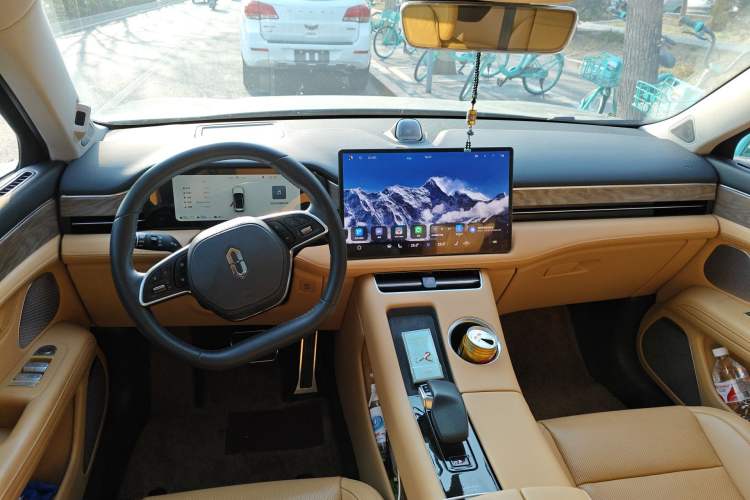 Used Hima AITO M5 2022 Extended-Range Four-Wheel Drive Ultimate Edition Center Console