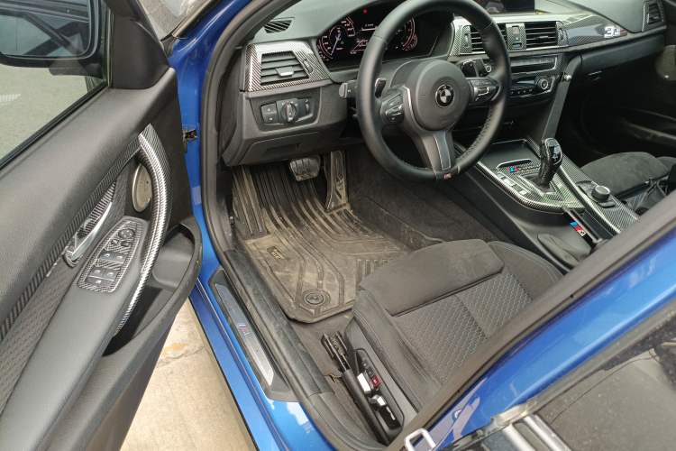 Used BMW 3 Series 2018 320i M Sport Package Driver Seat