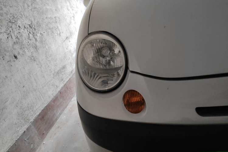 Used Baojun Lechi 2010 1.0L P-TEC Manual Superior Model Right Front Headlight