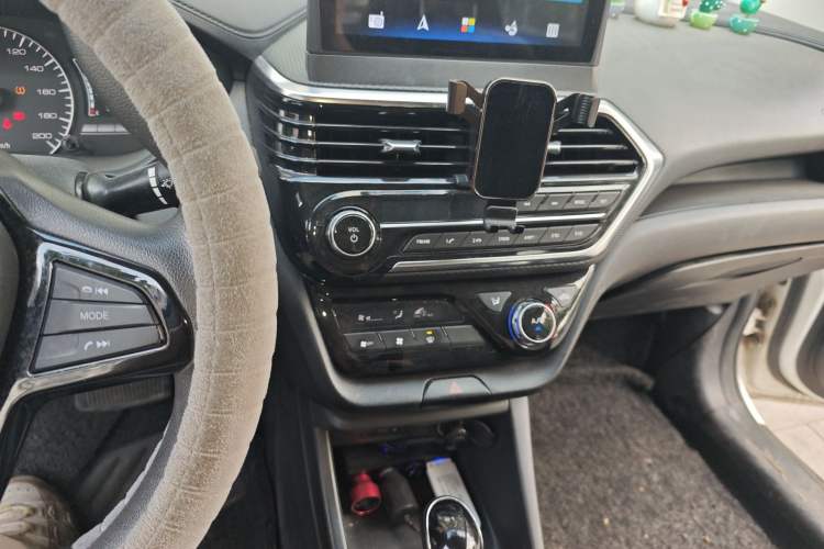 Used CHANGAN Alsvin 2019 1.5L DCT Comfort Model China VI Standard
