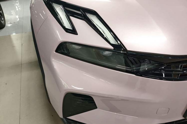 Used Lynk & Co 06 EM-P 2023 EM-P 126 Long-Range Halo Right Front Headlight