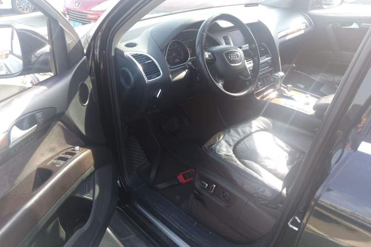 Used Audi Q7 2015 35 TFSI Ambition Edition Interior 3