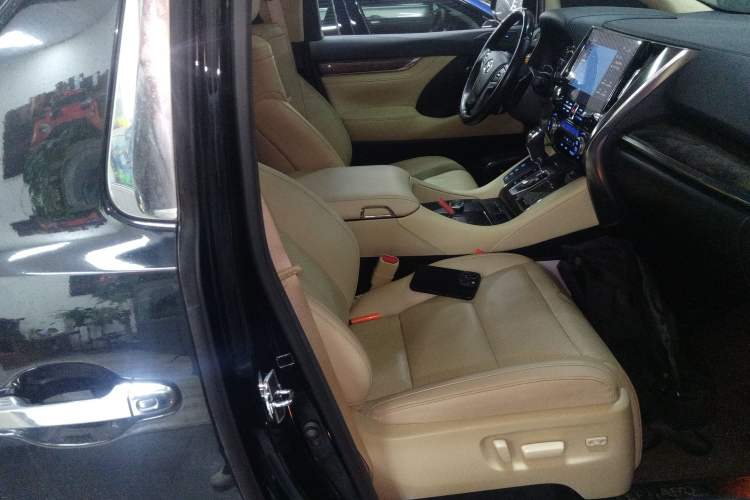 Used Toyota Alphard 2021 Dual-Engine 2.5L Prestige Edition