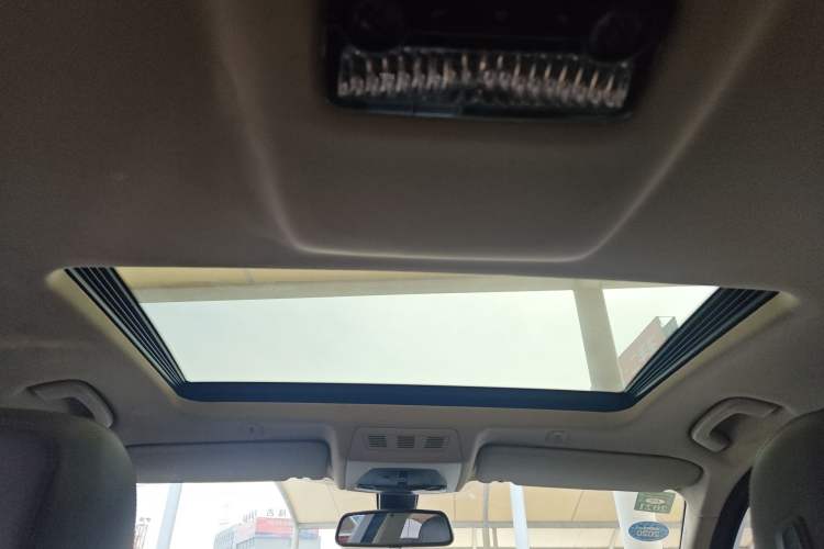 Used BMW 5 Series 2014 525Li Luxury Design Package
