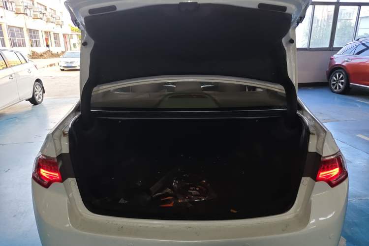 Used Honda Spirior 2013 2.4L Luxury Edition Trunk