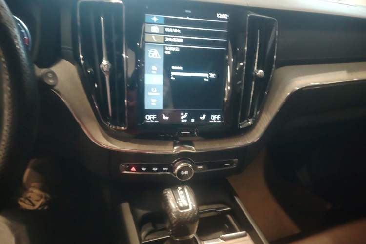 Used Volvo XC60 2020 T5 4x4 Smart Luxury Edition
