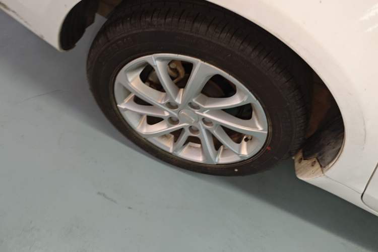 Used Geely Auto Emgrand 2021 UP 1.5L CVT Luxury Model Right Rear Wheel Hub