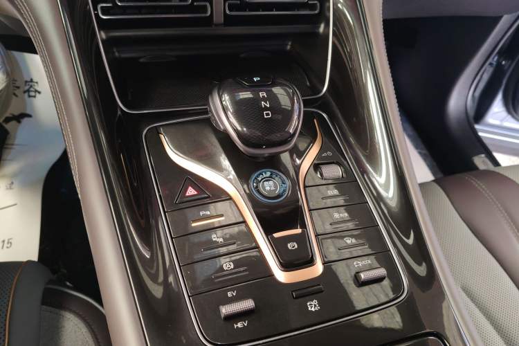 Used BYD Frigate 07 2024 HONOR Edition DM-i 100KM Luxury Model Gear Lever