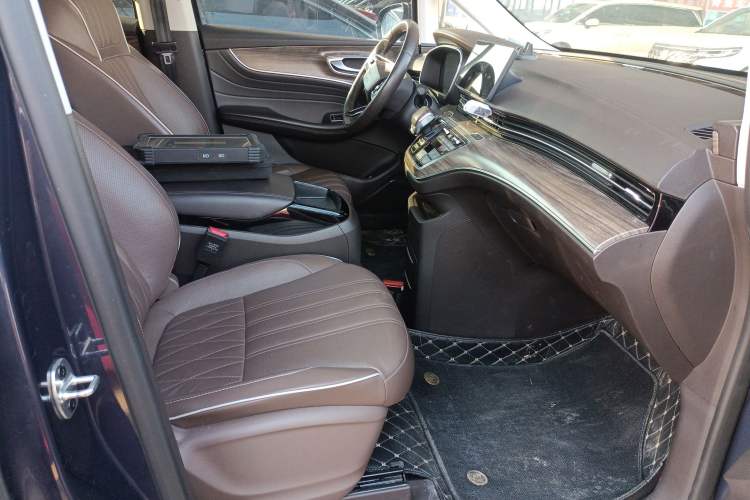 Used Roewe iMAX8 New Energy 2022 Golden Edition