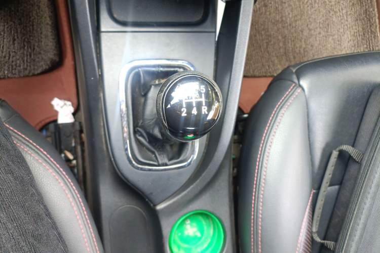 Used CHANGAN CS35 2016 1.6L Manual Luxury Model China V Standard