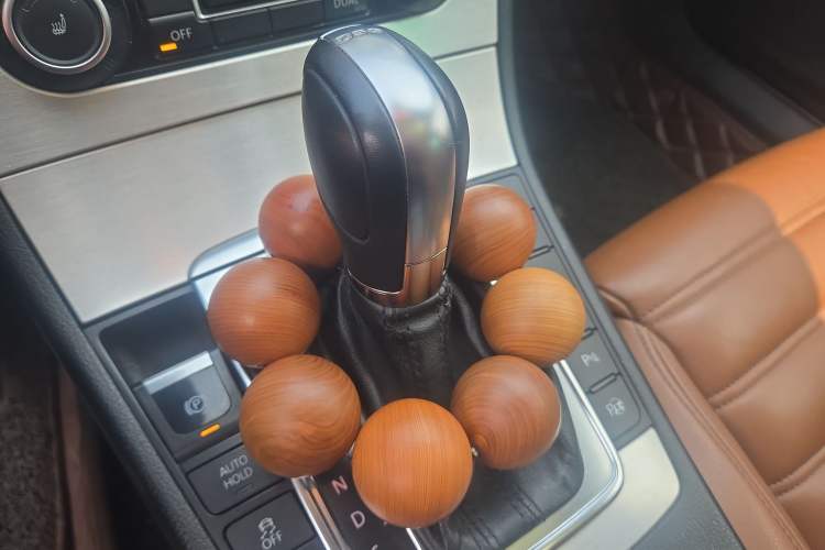 Used Volkswagen FAW-Volkswagen CC 2012 2.0 TSI Luxury Model Gear Lever