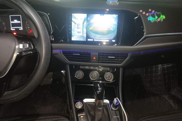 Used Volkswagen Sagitar 2020 200TSI DSG Comfort Version China VI Standard Audio And AC Panel